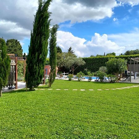 Villa Lamathye à Aramon Extérieur photo