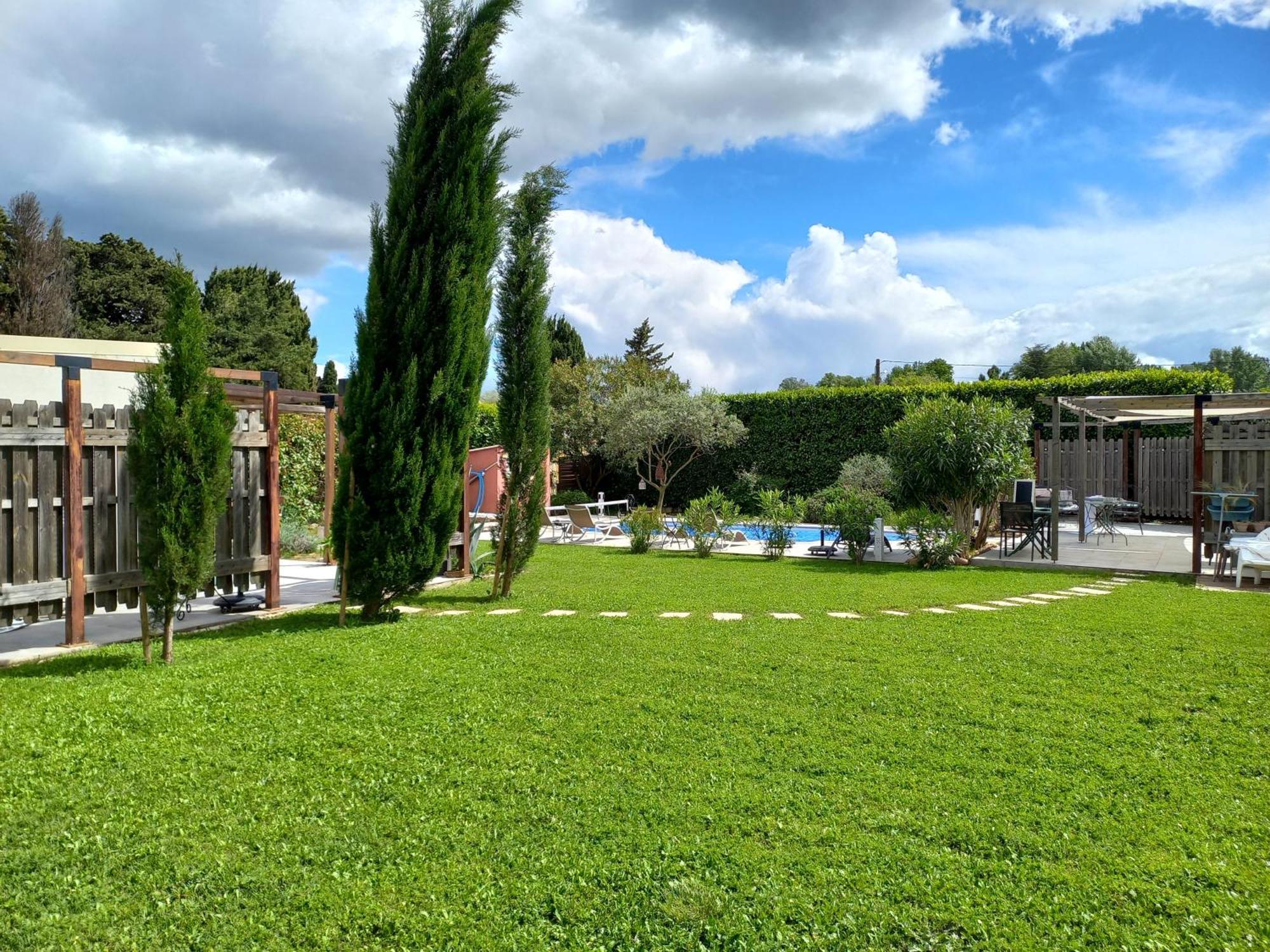 Villa Lamathye à Aramon Extérieur photo